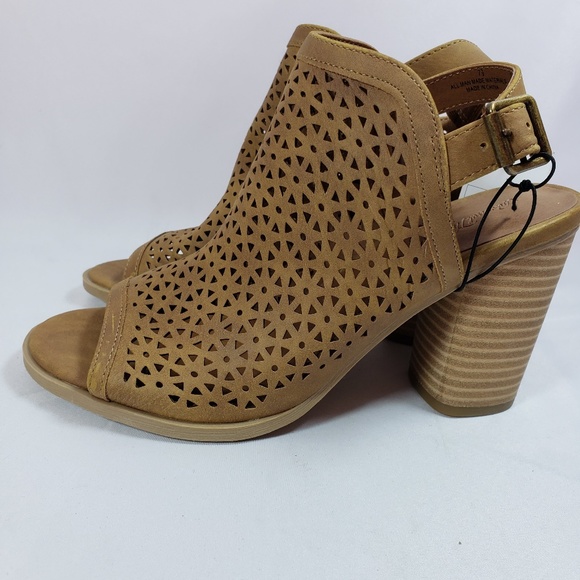 universal thread women's shoes